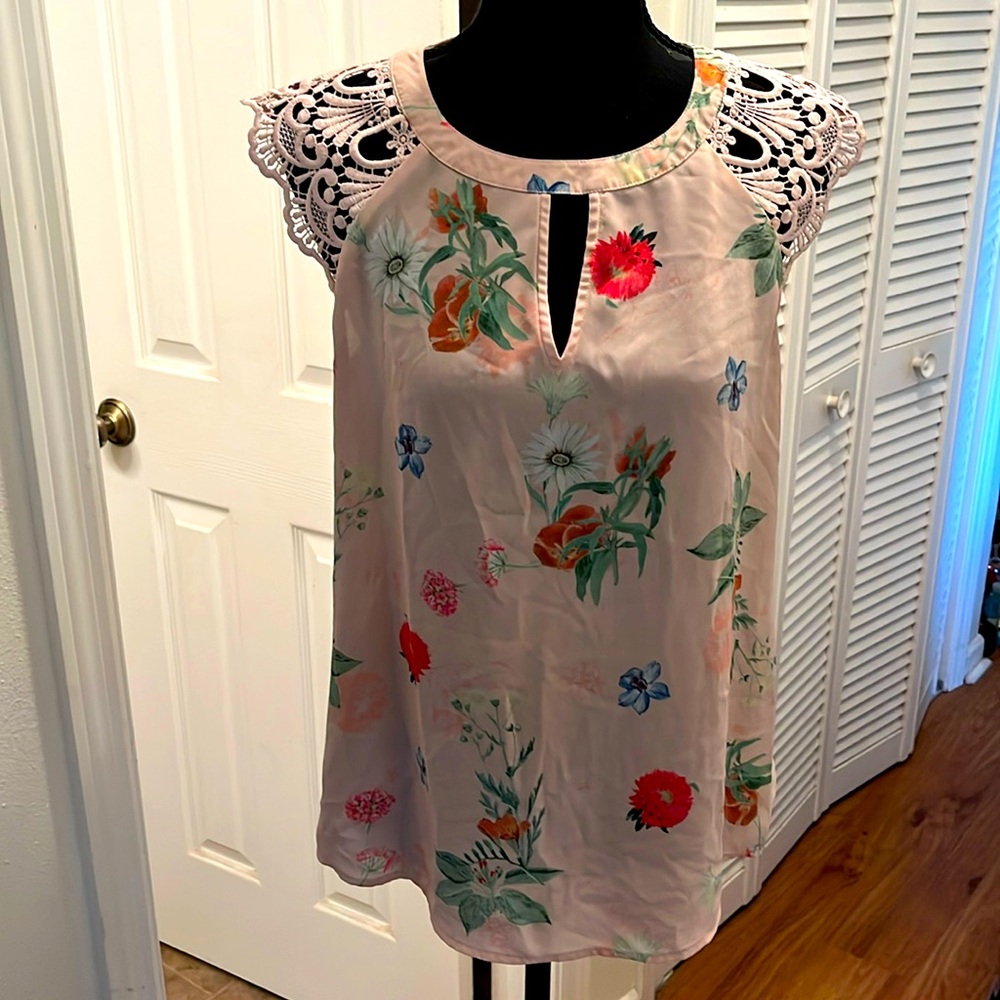 Express floral keyhole blouse with lace cap sleeves